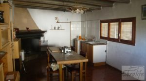 Se vende Chalet en Maella con bodega