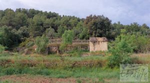 Foto de Hermosa finca con casa de piedra en La Fresneda. con balsa de riego por 35.000€