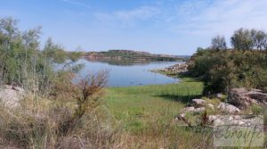 Detalle de Finca junto al gran embalse en Caspe con muy tranquilo por 66.000€