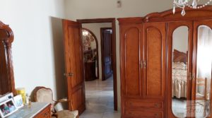 Gran casa rodeada de jardines en Caspe. en venta con garaje