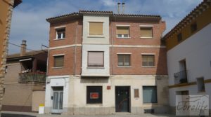 Detalle de Casa en el centro de Gelsa con buhardilla independiente por 115.000€