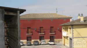 Casa en el centro de Gelsa en venta con local comercial