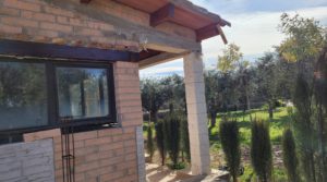 Detalle de Finca rústica en zona rural de Fabara con energía solar