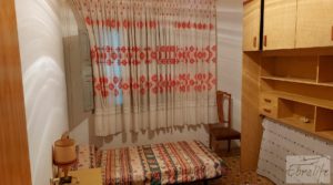 Casa en el centro de Los Olmos. a buen precio con buhardilla por 46.000€