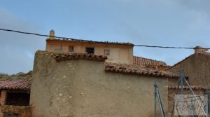 Casa de pueblo en Los Olmos a buen precio con solar