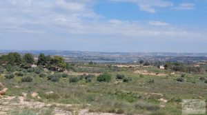 Casa de piedra en Caspe en venta con olivos por 28.000€