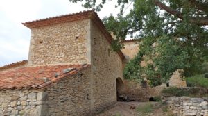 Finca en Mirambel en venta con electricidad con paneles solares