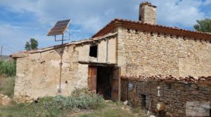 Foto de Finca en Mirambel en venta con electricidad con paneles solares