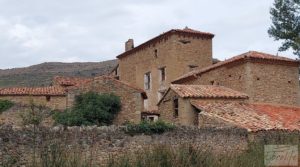 Finca en Mirambel para vender con electricidad con paneles solares por 500.000€