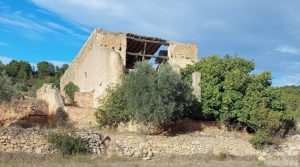 Foto de Finca en Horta de Sant Joan con reserva de agua. pozo con noria