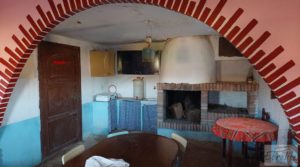 Casa de Campo en Caspe con olivos centenarios, almendros e higueras. a buen precio con buenos accesos por 35.000€