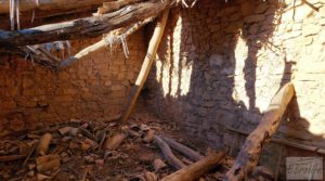 Se vende Finca agrícola con masía de piedra y bosque en Fuentespalda. con excelentes accesos