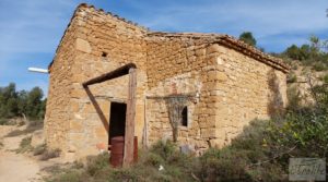 Foto de Finca en plena producción con casa de piedra en Alcañiz. con buenos accesos por 53.000€