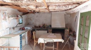 Finca en plena producción con casa de piedra en Alcañiz. en venta con privacidad