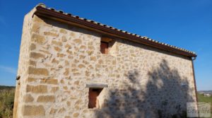 Foto de Masía tradicional de piedra en Maella. en venta por 30.000€