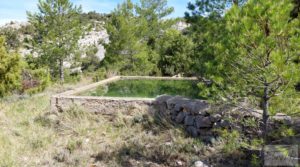 Gran finca de 94 hectáreas en Peñarroya de Tastavins. en oferta con agua por 190.000€