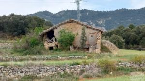 Finca con casa de piedra en Fuentespalda. para vender con buhardilla por 39.000€