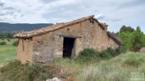 Finca con casa de piedra en Fuentespalda. para vender con ambiente natural por 39.000€