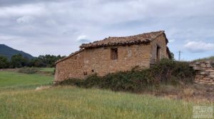 Finca con casa de piedra en Fuentespalda. a buen precio con ambiente natural por 39.000€