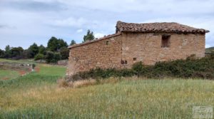 Finca con casa de piedra en Fuentespalda. para vender con tranquilidad por 39.000€