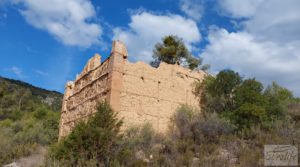 Se vende Finca de olivos y masía de piedra en La Ginebrosa. con vistas extraordinarias