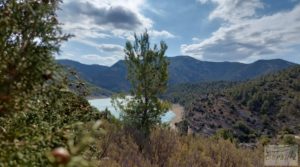 Foto de Finca de olivos y masía de piedra en La Ginebrosa. en venta con vistas extraordinarias