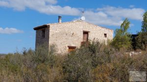 Foto de Finca con olivos centenarios y casa de piedra en Nonaspe. en venta con hermosas vistas por 78.000€