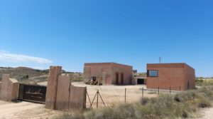 Finca de 7000 m2. en Alcañiz con taller de escultura. a buen precio por 575.000€