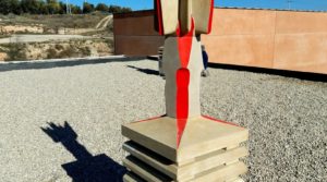 Detalle de Finca de 7000 m2. en Alcañiz con taller de escultura. por 575.000€