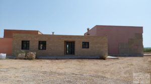 Finca de 7000 m2. en Alcañiz con taller de escultura. para vender por 575.000€