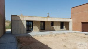 Finca de 7000 m2. en Alcañiz con taller de escultura. en venta