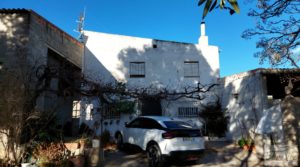 Finca en la huerta de Caspe con vivienda y almacén. para vender con reserva de agua por 180.000€