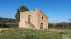 Finca en Mazaleón de olivos, almendros y huerto.