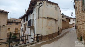 Casa en el centro histórico de Valderrobres. en venta con casa por 75.000€