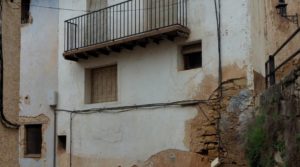 Foto de Casa en el centro histórico de Valderrobres. en venta con casa