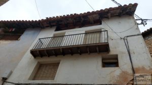 Foto de Casa en el centro histórico de Valderrobres. en venta con casa