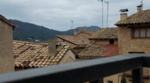 Foto de Casa en el centro histórico de Valderrobres. en venta con casa