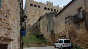 Casa en el centro histórico de Valderrobres. a buen precio con casa