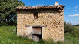 Se vende Magnífica finca en Valderrobres, capital del Matarraña, de 7’8 hectáreas. con agua por 139.000€
