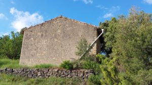 Magnífica finca en Valderrobres, capital del Matarraña, de 7’8 hectáreas. en venta con agua por 139.000€