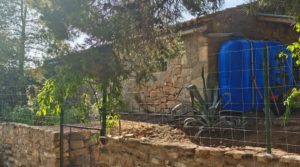 Se vende Finca en Arens de Lledó, con olivos y almendros. con piscina