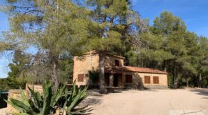 Se vende Gran propiedad en Torre del Compte, muy cerca del río Matarraña.