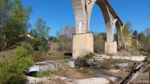 Se vende Gran propiedad en Torre del Compte, muy cerca del río Matarraña.