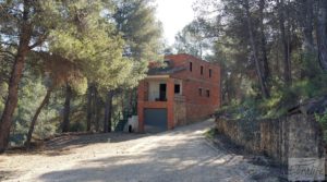 Foto de Gran propiedad en Torre del Compte, muy cerca del río Matarraña. en venta por 450.000€